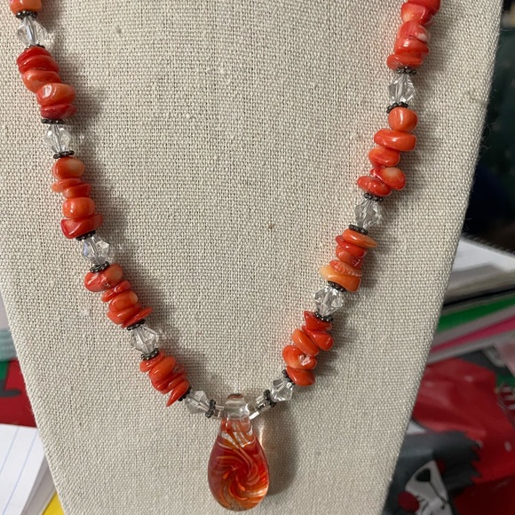 Multicolored necklace with glass pendant - Picture 2 of 8